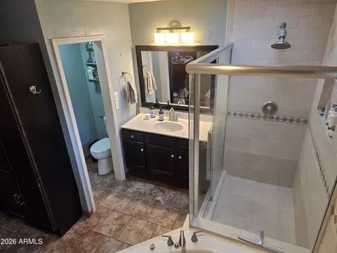 Bath - 4510 E Wickersham Rd, Hereford, AZ 85615 photo 2 of 4