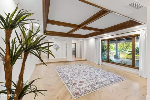 Living - 230 W Morten Ave, Phoenix, AZ 85021 photo 2 of 11