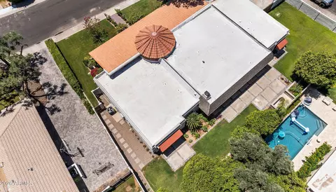 View/Area - 230 W Morten Ave, Phoenix, AZ 85021 photo 3 of 6