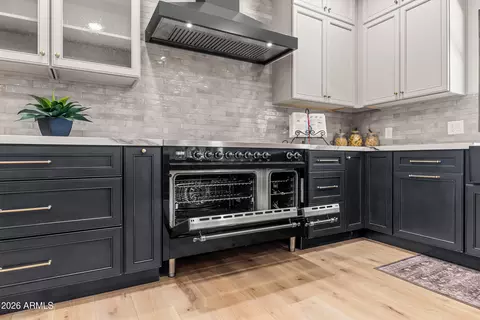 Kitchen - 230 W Morten Ave, Phoenix, AZ 85021 photo 9 of 13