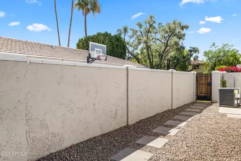 Exterior - 230 W Morten Ave, Phoenix, AZ 85021 photo 14 of 15