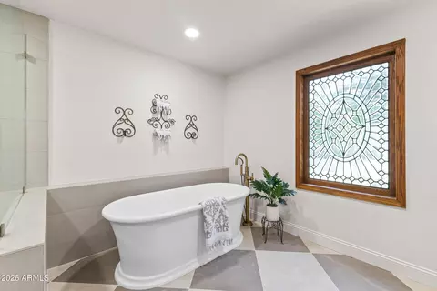 Bath - 230 W Morten Ave, Phoenix, AZ 85021 photo 7 of 12