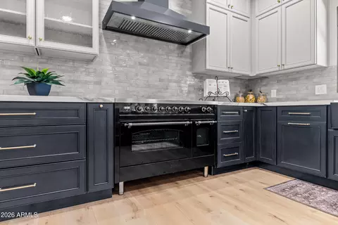 Kitchen - 230 W Morten Ave, Phoenix, AZ 85021 photo 10 of 13