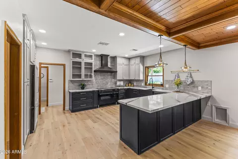 Kitchen - 230 W Morten Ave, Phoenix, AZ 85021 photo 2 of 13