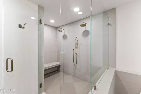 Bath - 230 W Morten Ave, Phoenix, AZ 85021 photo 9 of 12