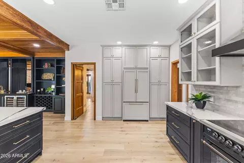 Entry Way - 230 W Morten Ave, Phoenix, AZ 85021 photo 3 of 7