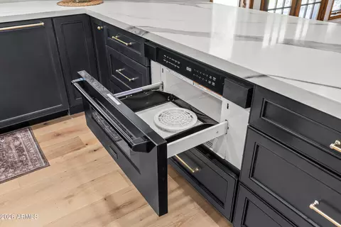 Kitchen - 230 W Morten Ave, Phoenix, AZ 85021 photo 13 of 13