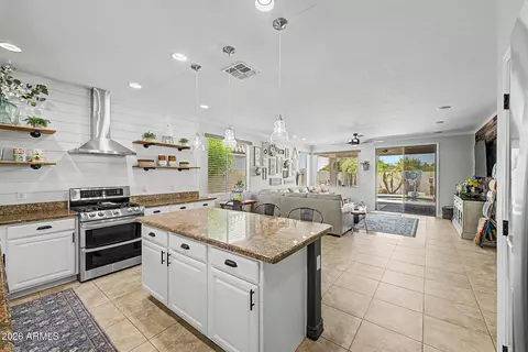 Kitchen - 4382 E Killarney St, Gilbert, AZ 85298 photo 4 of 6