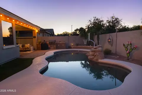 Exterior - 4382 E Killarney St, Gilbert, AZ 85298 photo 14 of 17