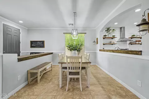 Dining - 4382 E Killarney St, Gilbert, AZ 85298 photo 2 of 3