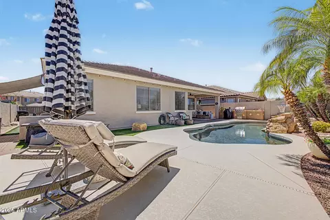 Exterior - 4382 E Killarney St, Gilbert, AZ 85298 photo 9 of 17