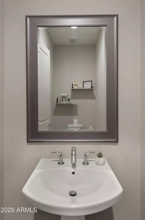 Bath - 3882 E Andalusia Ave, Gilbert, AZ 85298 photo 4 of 5