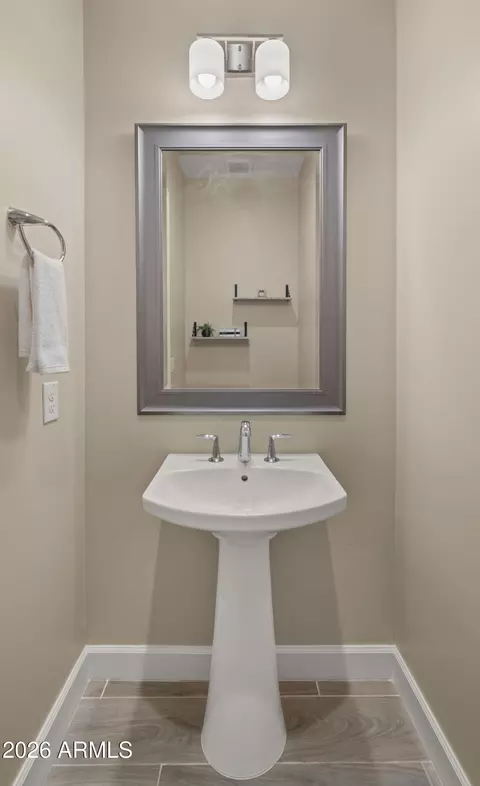 Bath - 3882 E Andalusia Ave, Gilbert, AZ 85298 photo 6 of 8