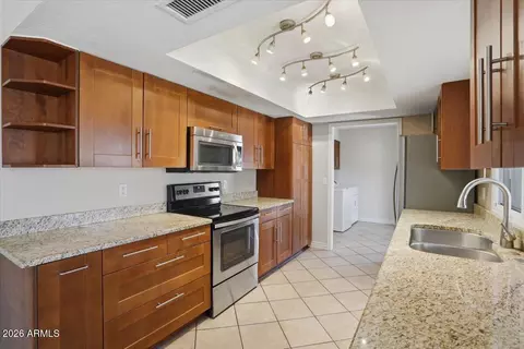 Kitchen - 1830 E Tulane Dr, Tempe, AZ 85283 photo 4 of 5