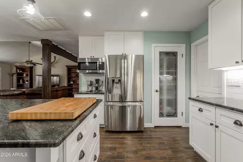 Kitchen - 3570 W Pershing Ave, Phoenix, AZ 85029 photo 4 of 10