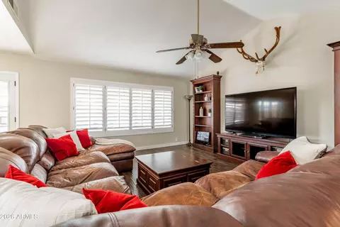 Living - 3570 W Pershing Ave, Phoenix, AZ 85029 photo 2 of 2