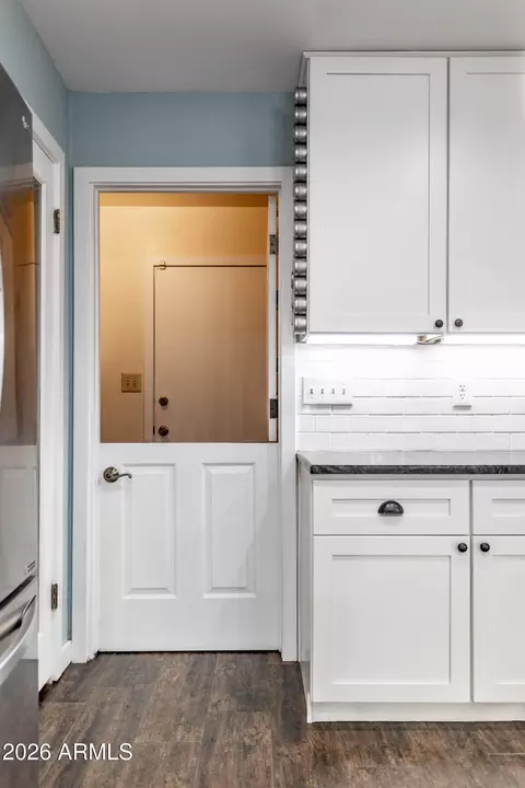 Kitchen - 3570 W Pershing Ave, Phoenix, AZ 85029 photo 9 of 10