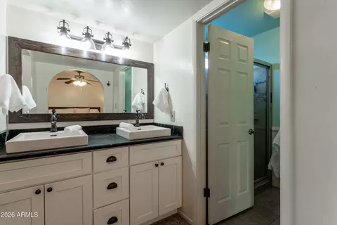 Bath - 3570 W Pershing Ave, Phoenix, AZ 85029 photo 2 of 5