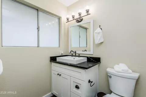Bath - 3570 W Pershing Ave, Phoenix, AZ 85029 photo 4 of 5