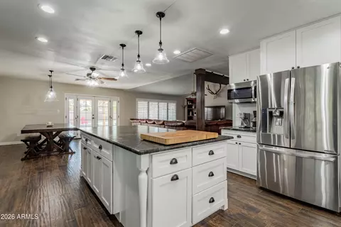 Kitchen - 3570 W Pershing Ave, Phoenix, AZ 85029 photo 10 of 10