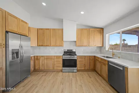 7454 W Eva St, Peoria, AZ 85345