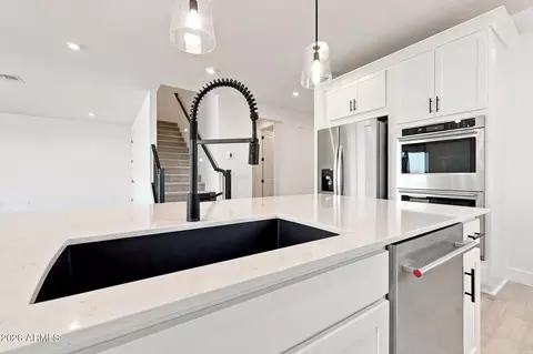 Kitchen - 2122 W Desert View Dr, Phoenix, AZ 85041 photo 3 of 4
