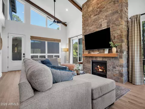 Living - 4524 Sundown Ln, Pine, AZ 85544 photo 4 of 7
