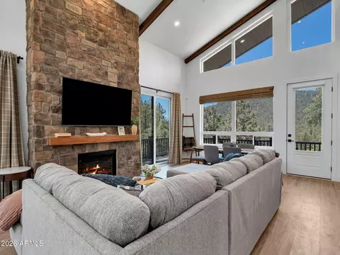 Living - 4524 Sundown Ln, Pine, AZ 85544 photo 3 of 7