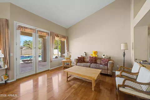 Living - 4010 E Hamblin Dr, Phoenix, AZ 85050 photo 2 of 3