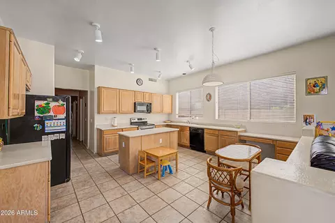 Kitchen - 4010 E Hamblin Dr, Phoenix, AZ 85050 photo 3 of 3