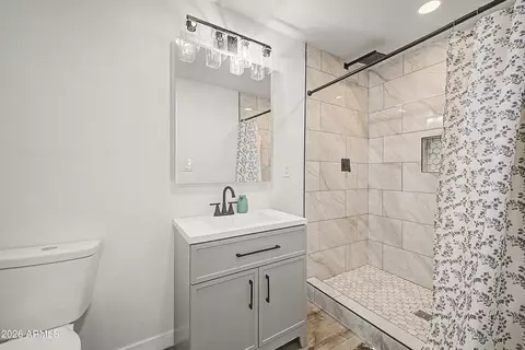 Bath - 3901 W Elm St, Phoenix, AZ 85019 photo 3 of 3