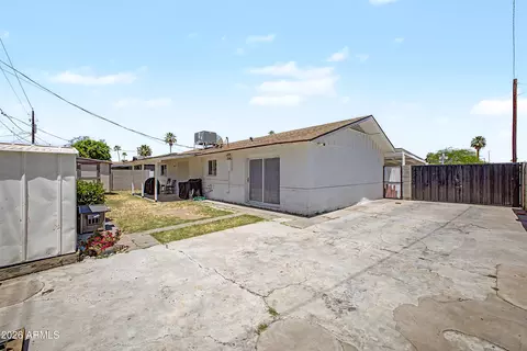 Exterior - 3901 W Elm St, Phoenix, AZ 85019 photo 1 of 2