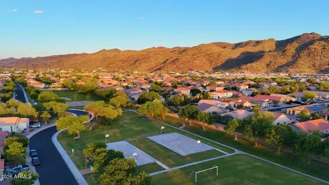 View/Area - 9730 S 11th Pl S, Phoenix, AZ 85042 photo 3 of 15