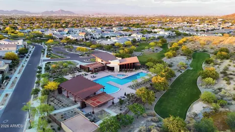 View/Area - 9730 S 11th Pl S, Phoenix, AZ 85042 photo 5 of 15