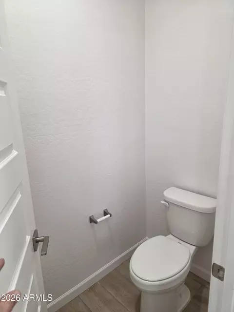 Bath - 9730 S 11th Pl S, Phoenix, AZ 85042 photo 5 of 5