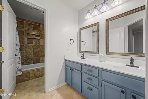 Bath - 4031 E Cathedral Rock Dr, Phoenix, AZ 85044 photo 4 of 4