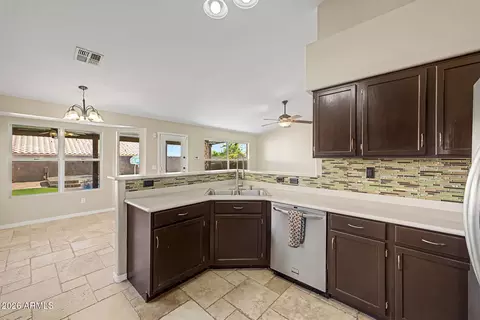 Kitchen - 4031 E Cathedral Rock Dr, Phoenix, AZ 85044 photo 3 of 4