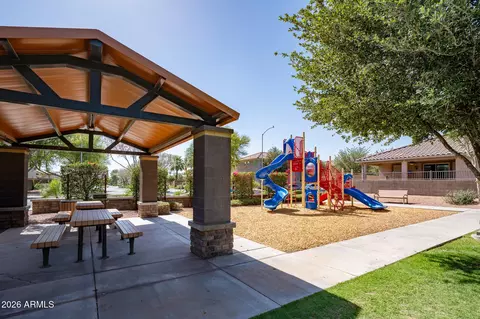 View/Area - 6919 E Peralta Cir, Mesa, AZ 85212 photo 2 of 4