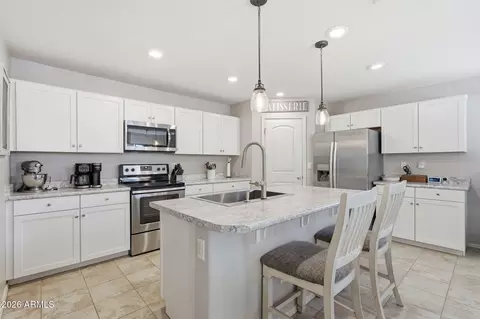 Kitchen - 6919 E Peralta Cir, Mesa, AZ 85212 photo 1 of 5