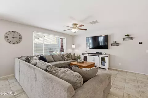 Living - 6919 E Peralta Cir, Mesa, AZ 85212 photo 3 of 3
