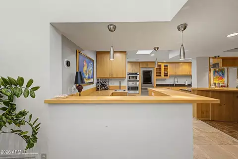 Kitchen - 2631 E Beekman Pl, Phoenix, AZ 85016 photo 1 of 5