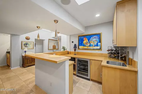 Kitchen - 2631 E Beekman Pl, Phoenix, AZ 85016 photo 5 of 5