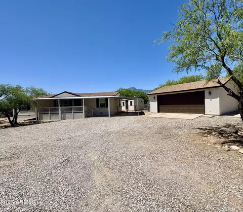 5750 E Wade Ln, Hereford, AZ 85615