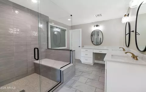 Bath - 5109 N 33rd St, Phoenix, AZ 85018 photo 1 of 6