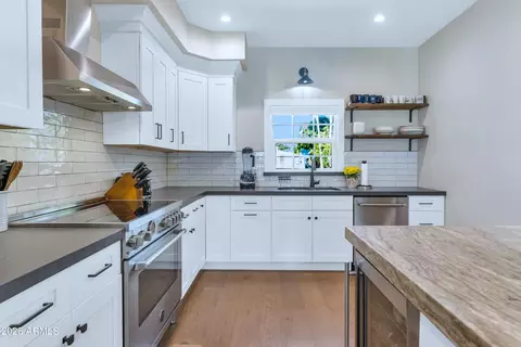 Kitchen - 5109 N 33rd St, Phoenix, AZ 85018 photo 5 of 5