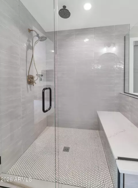 Bath - 5109 N 33rd St, Phoenix, AZ 85018 photo 2 of 6