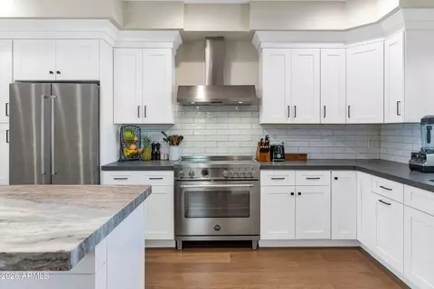 Kitchen - 5109 N 33rd St, Phoenix, AZ 85018 photo 3 of 5