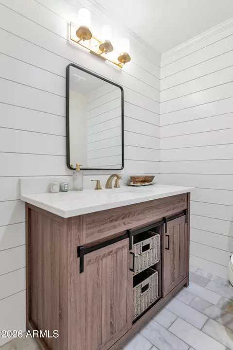 Bath - 5109 N 33rd St, Phoenix, AZ 85018 photo 5 of 6