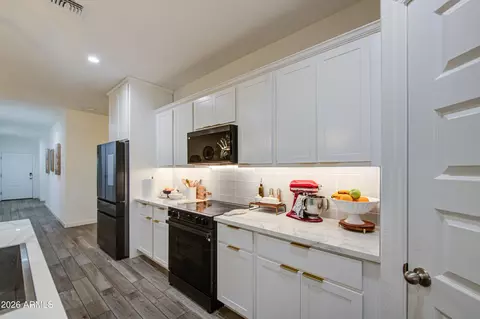 Kitchen - 2968 W Shanley Ave, Apache Junction, AZ 85120 photo 4 of 8