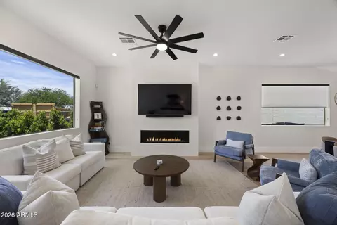 Living - 4546 E Campbell Ave, Phoenix, AZ 85018 photo 1 of 3